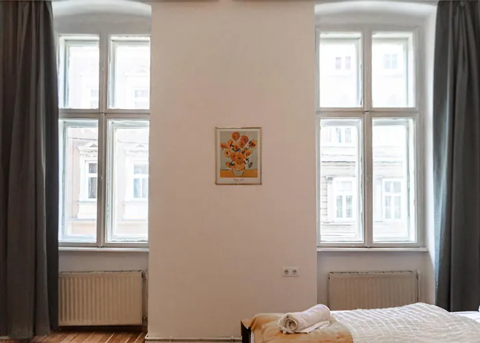 Stylish 3br With Lr Near Wiener Stadthalle *
