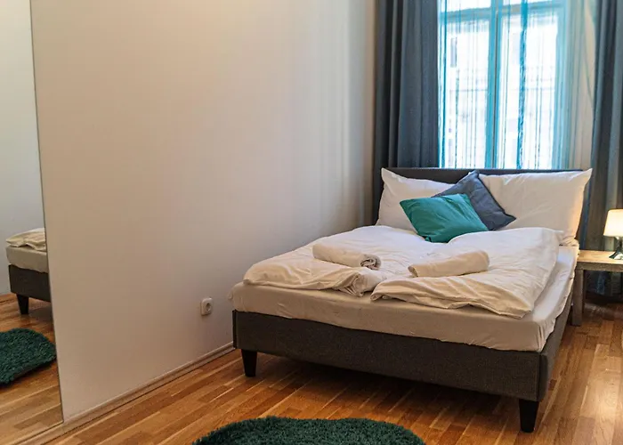 Stylish 3br With Lr Near Wiener Stadthalle Appartement
