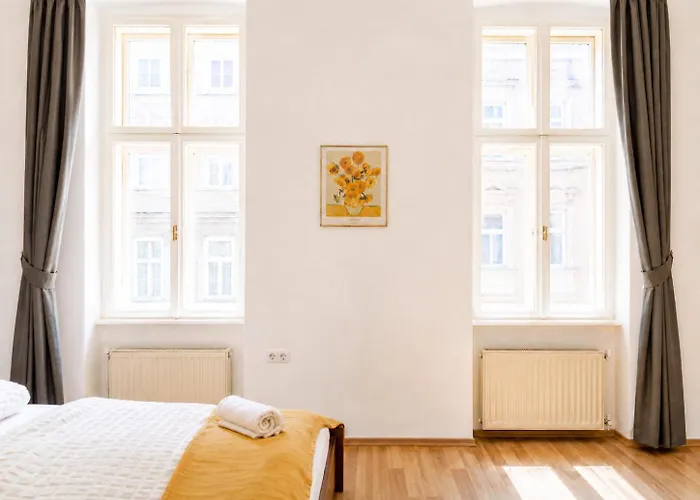 Stylish 3br With Lr Near Wiener Stadthalle *
