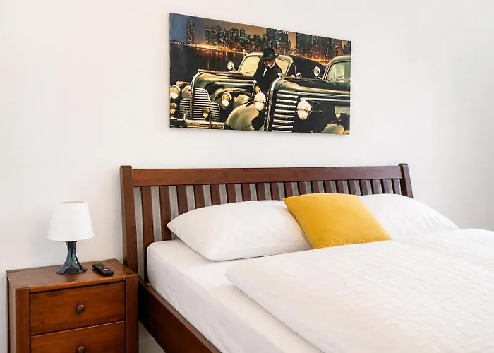 Stylish 3br With Lr Near Wiener Stadthalle Wien