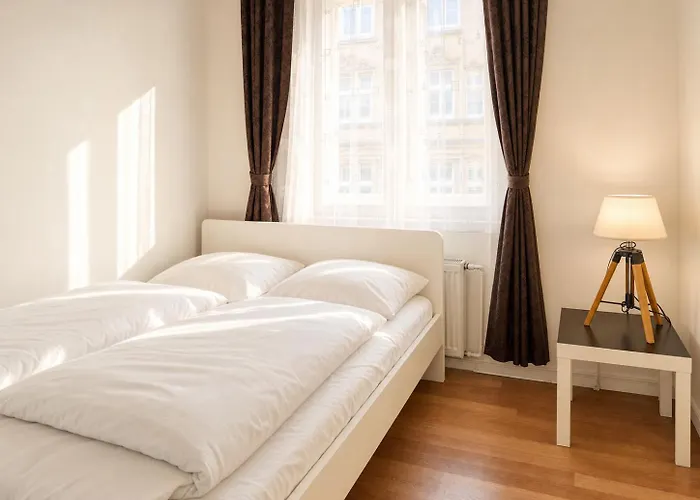 Stylish 3br With Lr Near Wiener Stadthalle Apartment Wien