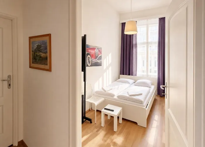 Stylish 3br With Lr Near Wiener Stadthalle Apartment Wien