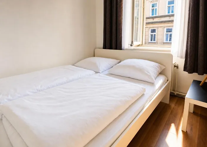 Stylish 3br With Lr Near Wiener Stadthalle Wien