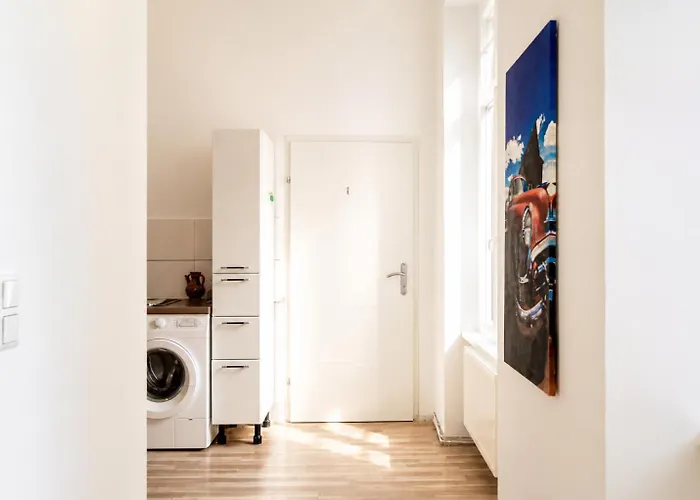 Apartment Stylish 3br With Lr Near Wiener Stadthalle *