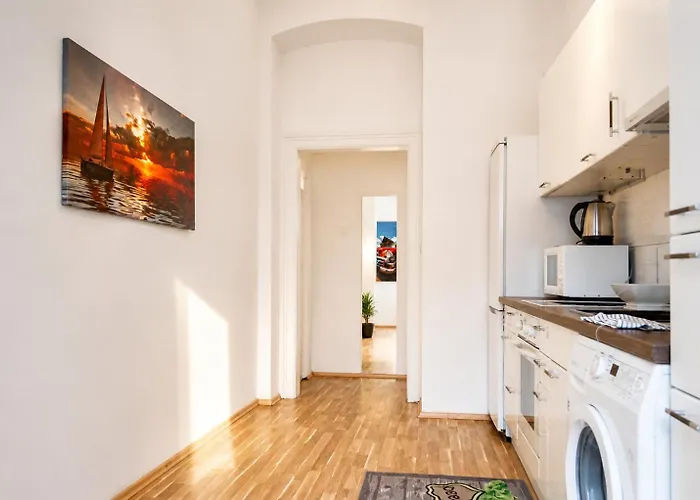 Apartment Stylish 3br With Lr Near Wiener Stadthalle *