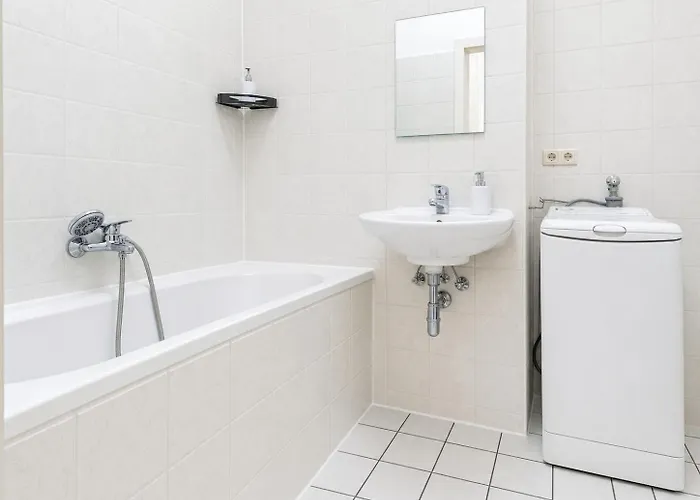 Apartment Stylish 3br With Lr Near Wiener Stadthalle