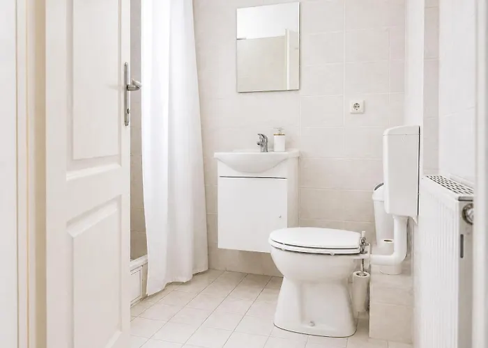 Apartment Stylish 3br With Lr Near Wiener Stadthalle