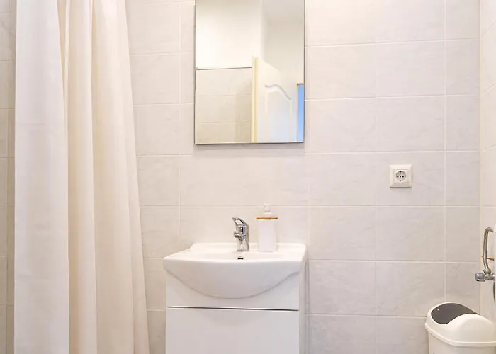 Apartment Stylish 3br With Lr Near Wiener Stadthalle *